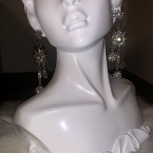 Rhinestone stars pierced earrings
